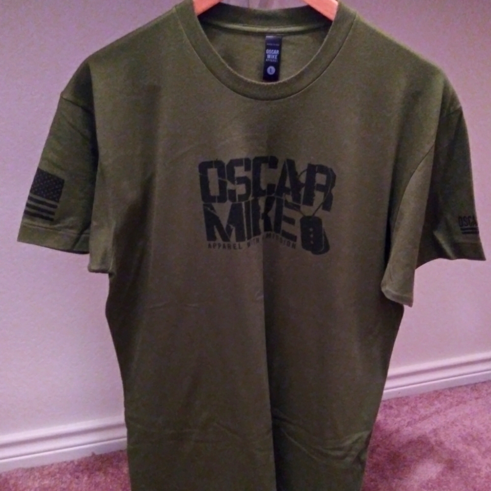 OSCAR MIKE T-SHIRT (MILITARY GREEN & BLACK)